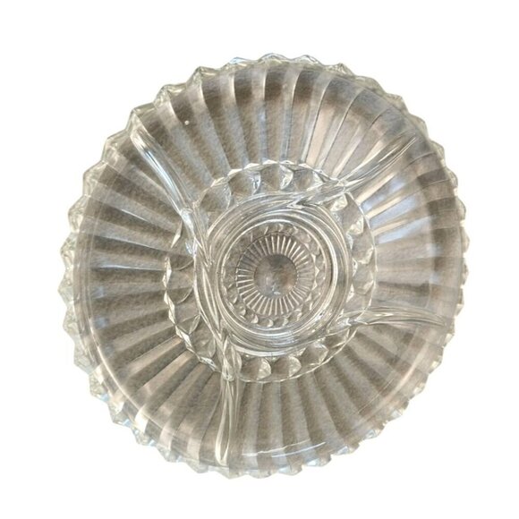 Clear Glass Divided Serving Platter With Scalloped Edges & Center Dip Bowl 12 I - Picture 8 of 10